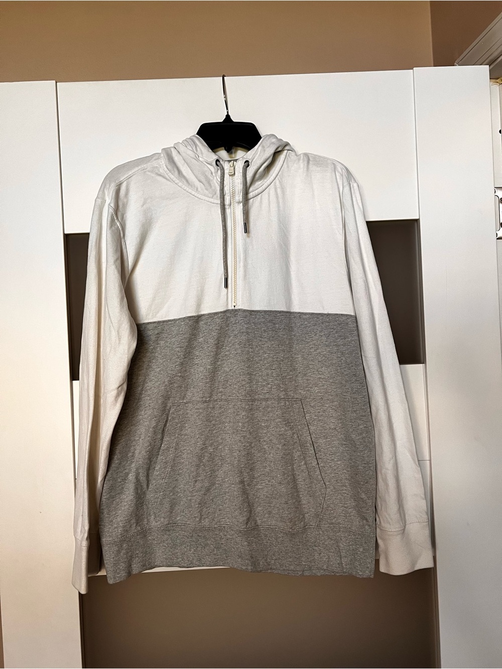 American Eagle Outfitters Two-Tone Half-Zip Hoodie - White & Gray